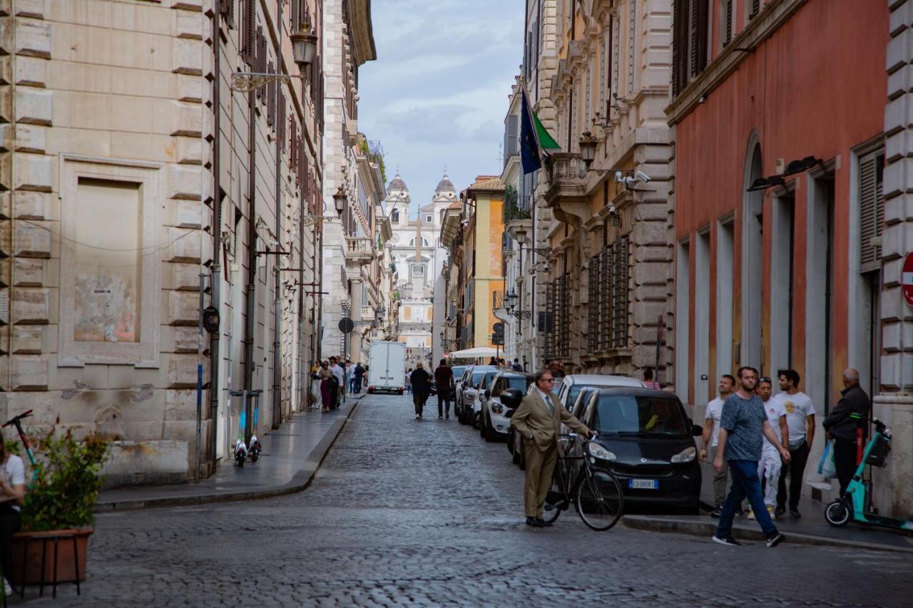 Repetita Juvant Roma Esterno foto