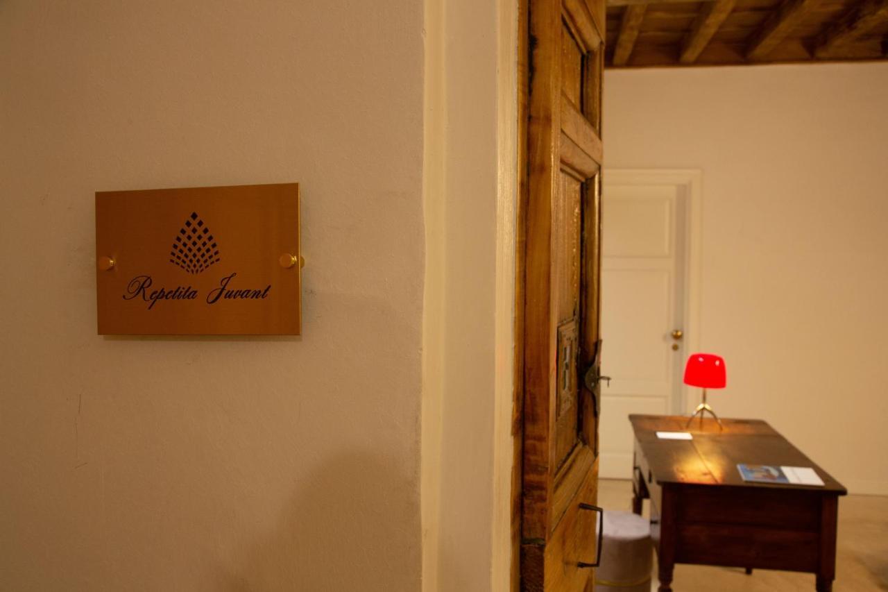 Repetita Juvant Roma Esterno foto
